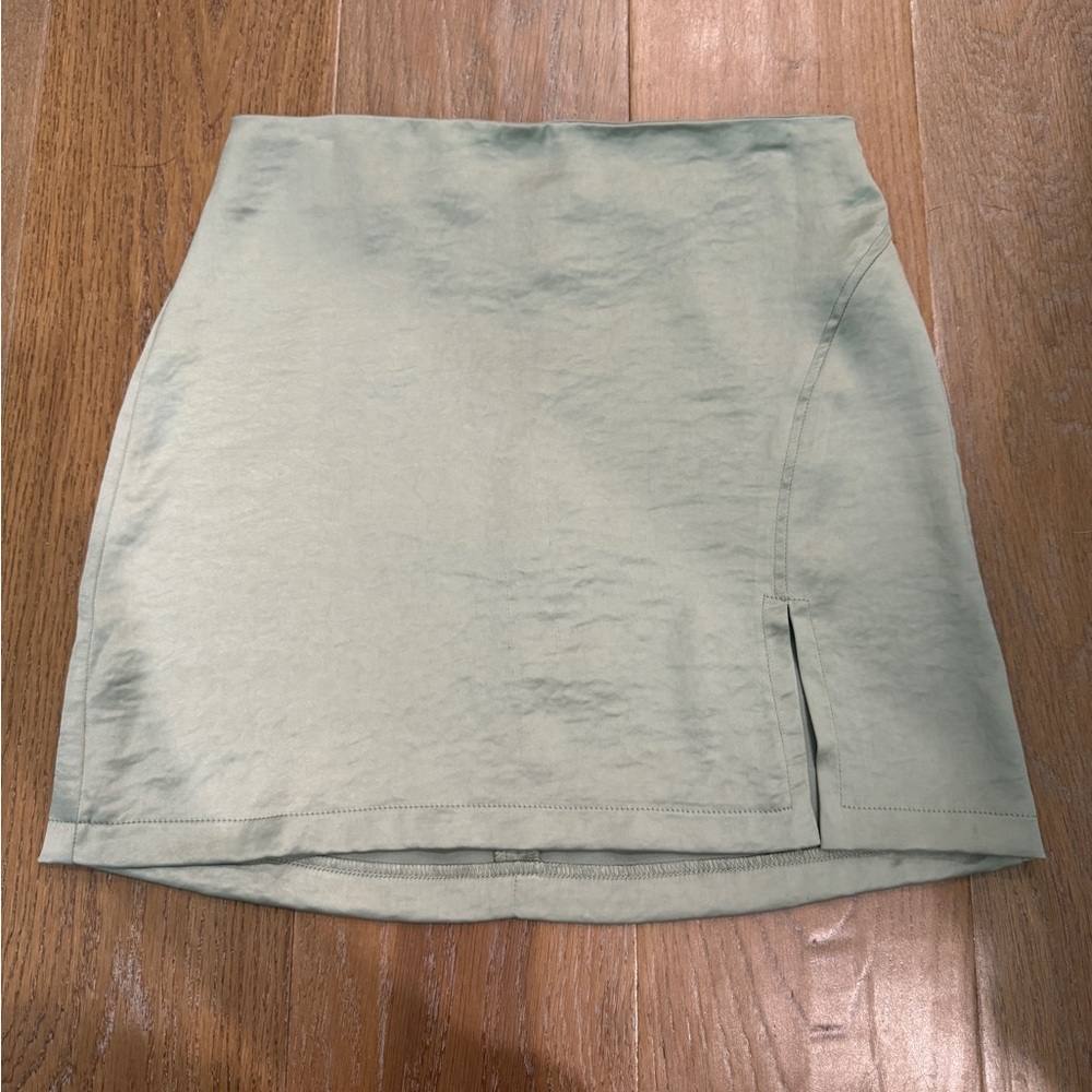 Forever 21 Seafoam green mini satin skirt with slit